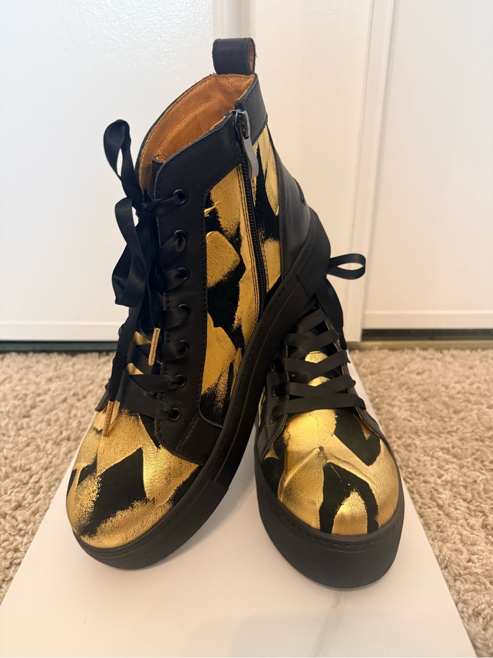 NWOT Designer Embassy London Ankle Boots